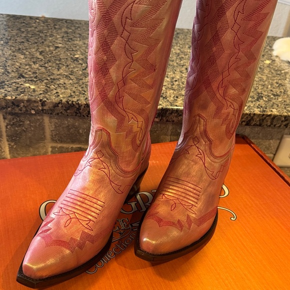 Old Gringo Pink Western Boots - Picture 2 of 6